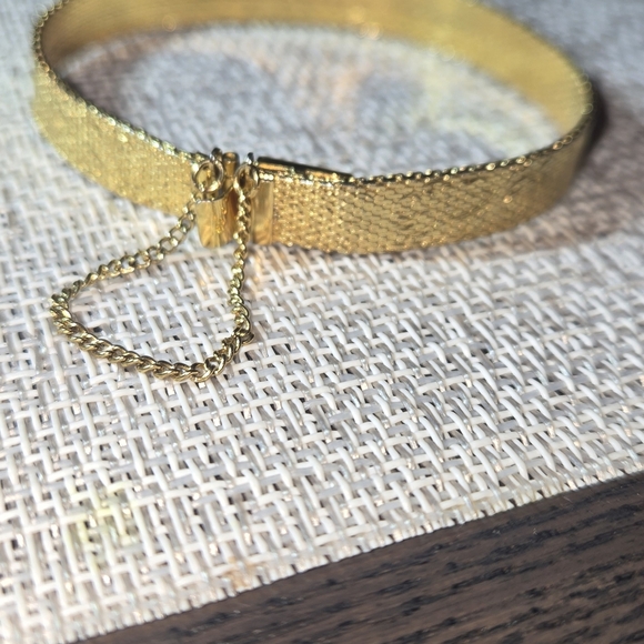 Vintage Monet Retro mesh bangle bracelet gold tone - Picture 3 of 9